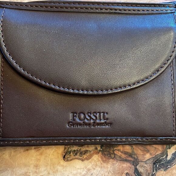 Fossil Mens Leather Bi-Fold Wallet with Change Compartment - Picture 3 of 8